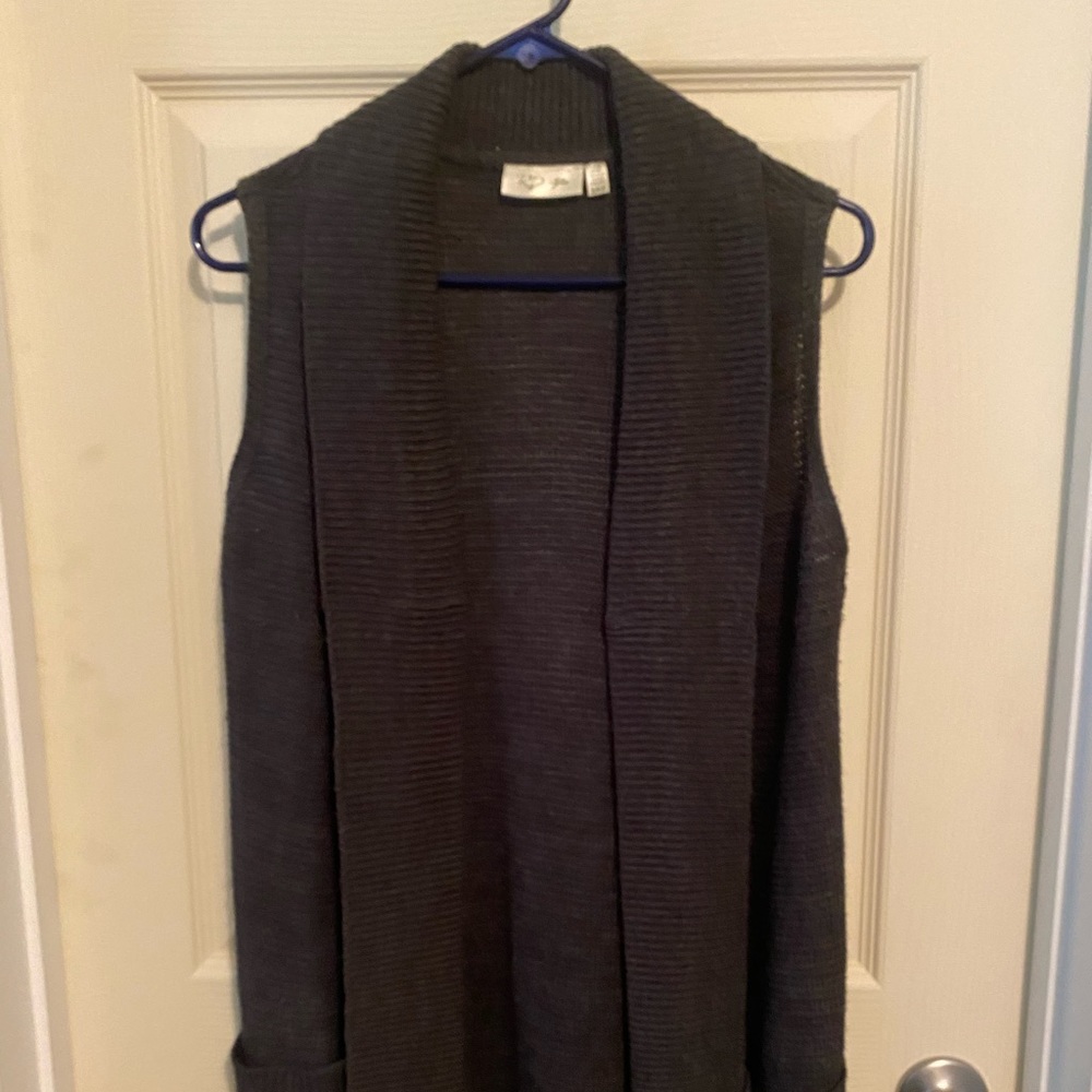 Sleeveless sweater